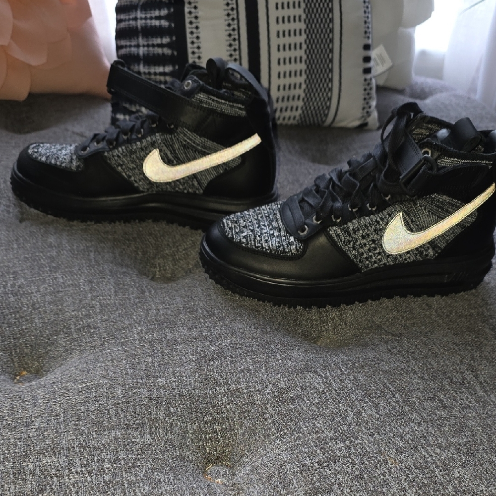 Nike Black and Gray Women's Sneakers